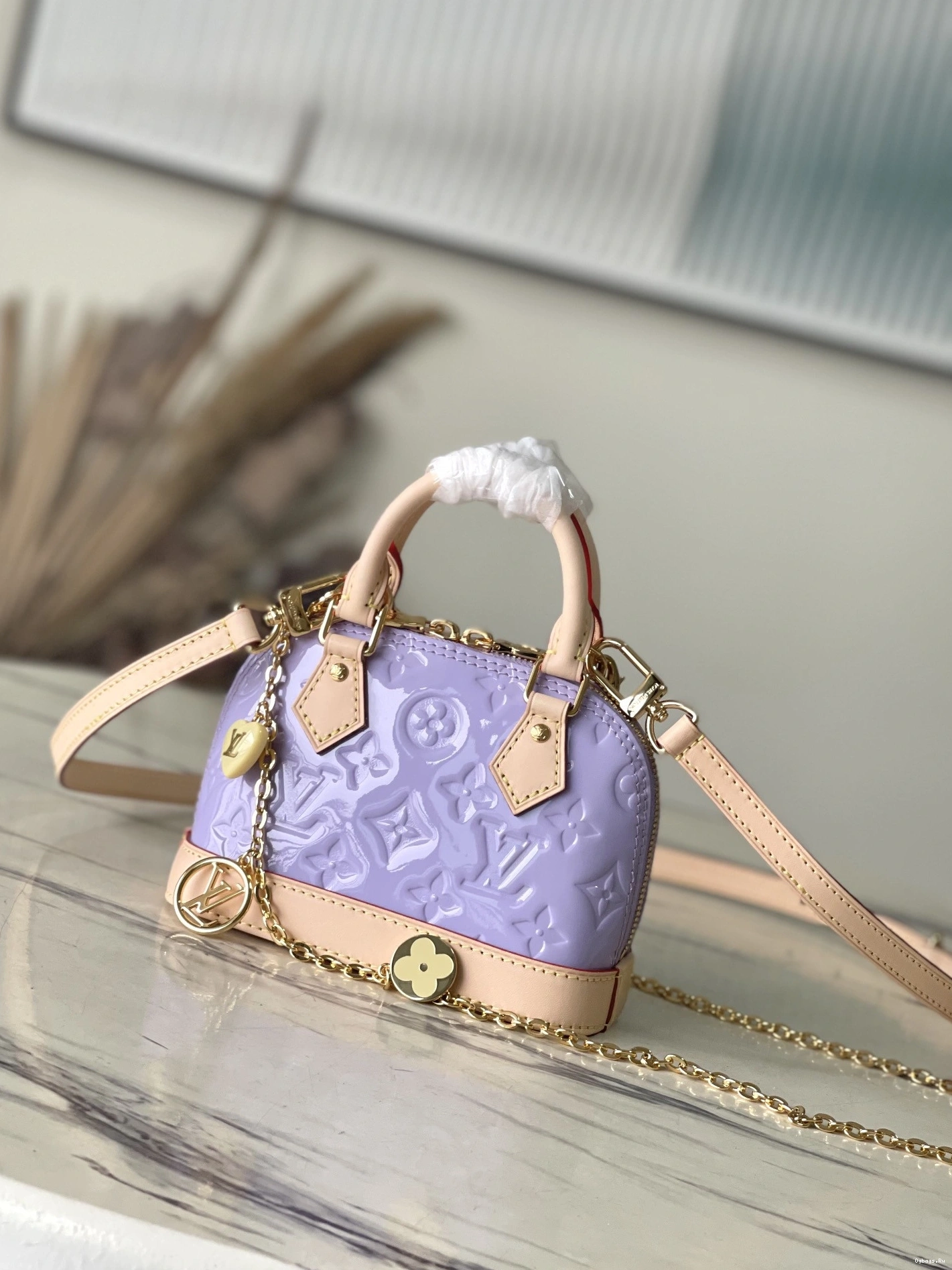 LOUIS Nano Alma-18*12*8cm VUITTON 0301